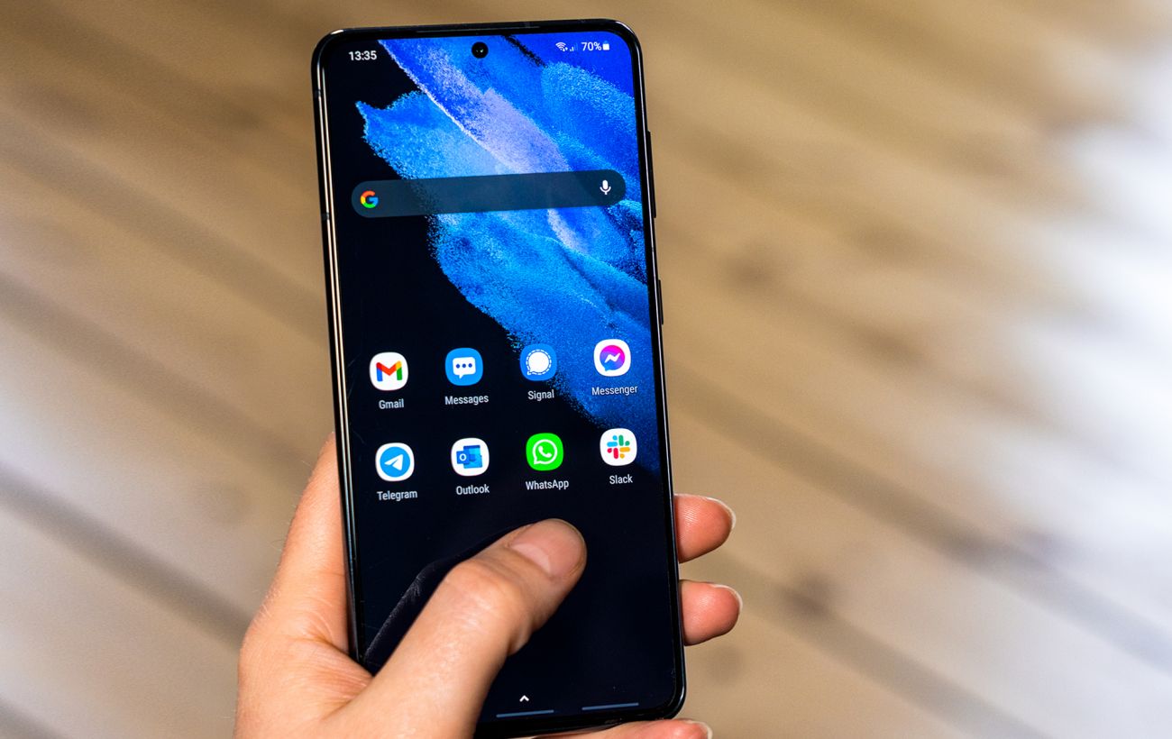 Samsung видаляє популярний додаток для смартфонів: кого це "зачепить" і як вберегти дані