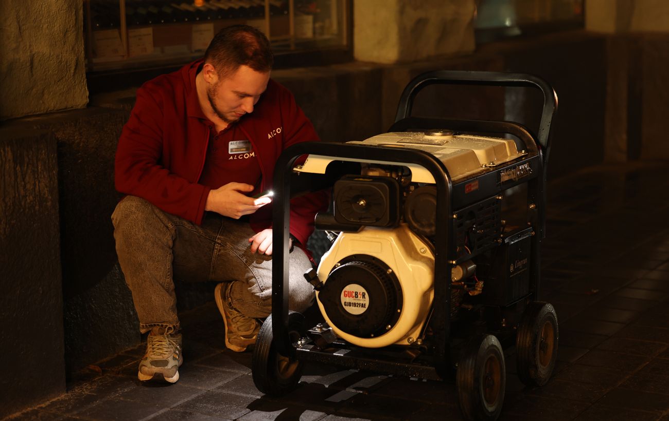 Вимикатимуть світло зранку і ввечері, але не у всіх: в кого не буде електрики 8 квітня