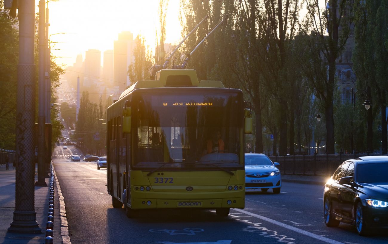Транспорт дорожчає: де в Україні вже підняли ціни та скільки коштуватиме проїзд