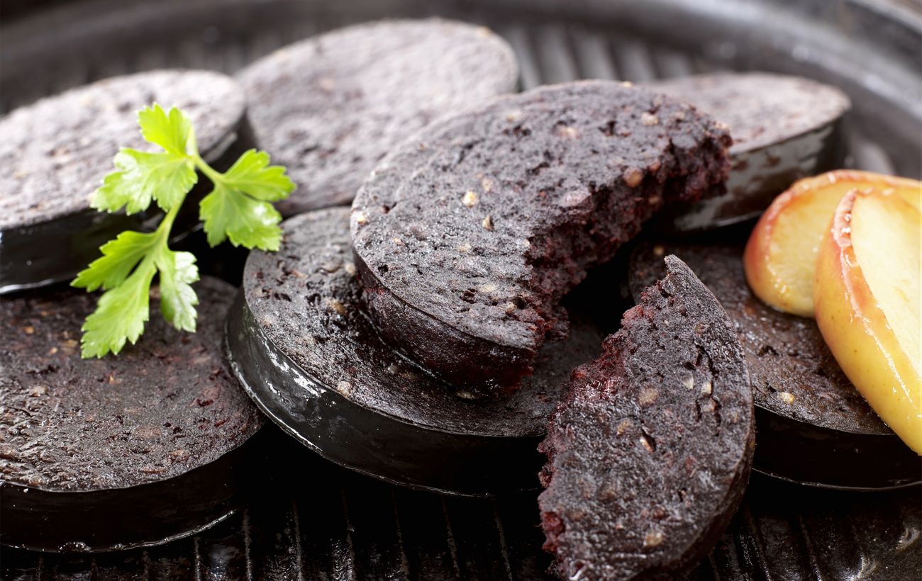 Чи можна класти кров'янку у великодній кошик: важливий нюанс, який врятує від помилки