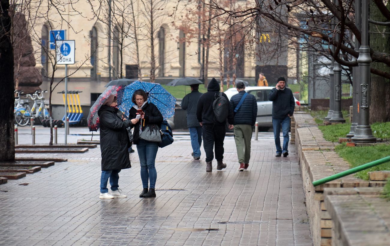 Тепло до +19 і локальні дощі: в яких регіонах сьогодні чекати опади