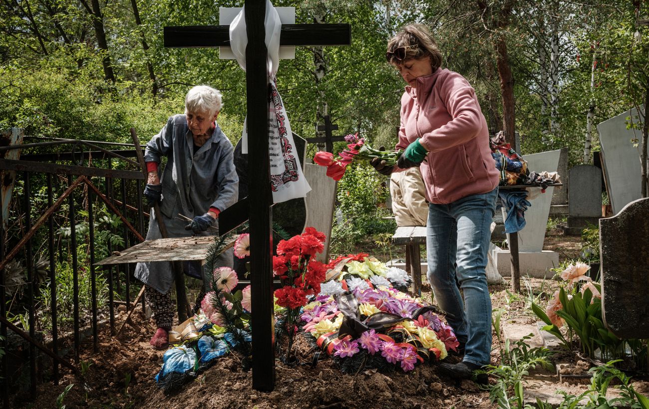 Підготовка до Проводів: священник ПЦУ пояснив, коли на цвинтарі краще не прибирати