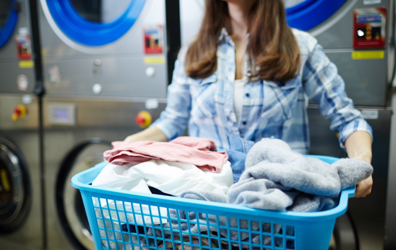 Не ігноруйте це перед пранням: одяг служитиме значно довше