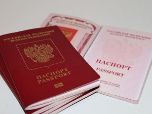 Загарбники погрожують звільненням жителям окупованих територій, які не хочуть брати паспорт РФ