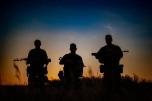 Виснажувати Росію потрібно не тільки на фронті: легендарний комбат розкритикував тих, хто “на перекурі”