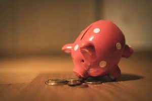 Чому нам важко відкласти гроші та як це змінити: 10 дієвих інструментів і методів заощадження