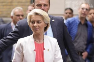 “Потрібно бути готовими до найгіршого”: Урсула фон дер Ляєн про переозброєння України та Європи